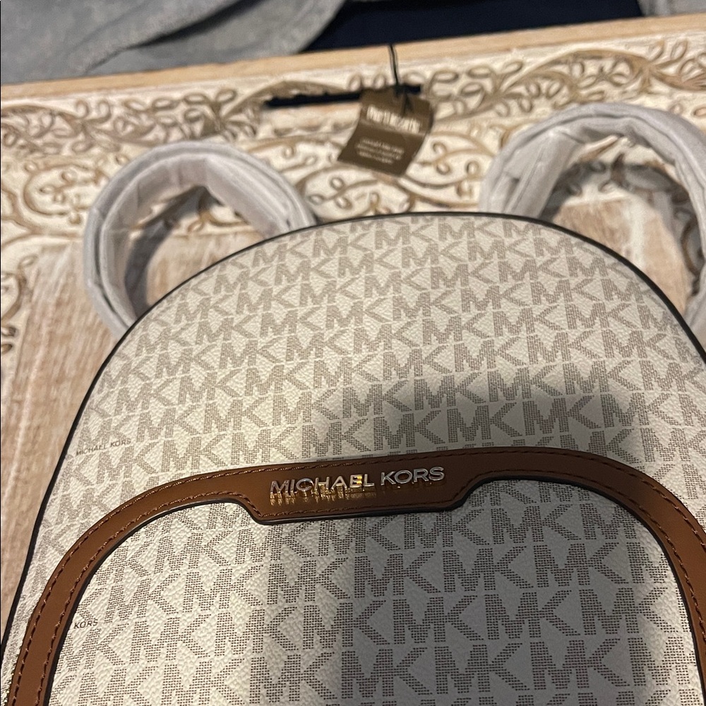 Michael Kors Small Jaycee Backpack Tan and Cream Shoulder Bag - Picture 3 of 8